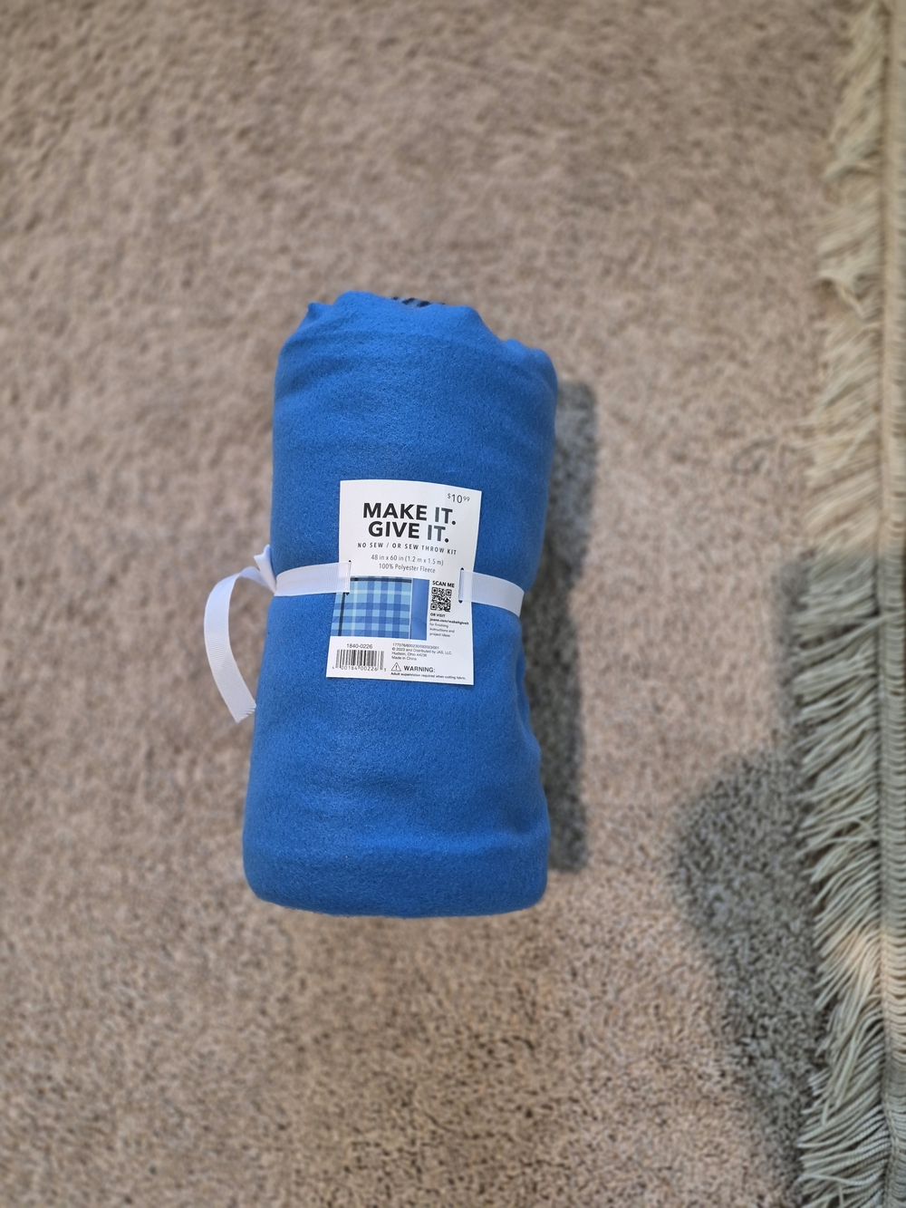 No Sew Or Sew Blue Plush Throw Blanket - Bright Blue